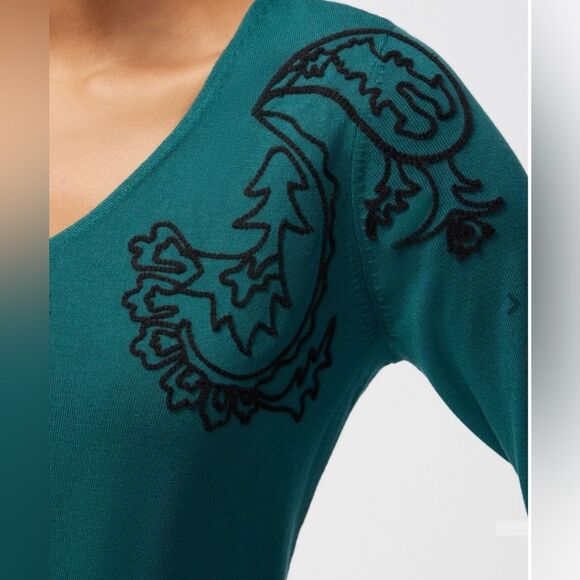 Chico’s Spun Rayon Embroidered V-Neck Sweater Size 4 XXL Classic Fit Color Teal - Picture 3 of 11